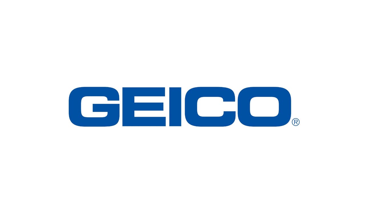 <h3 class="cms-H3-H3"><b>GEICO</b></h3>
<br>
<ul>
<li>Crédito del 15% para las pólizas que tengan que renovarse entre el 8 de abril y 7 de octubre, 2020. Aplica tanto para clientes actuales como nuevos</li>
<li>Planes de pago flexibles o especiales (recomienda ponerse en contacto para explorar las opciones de cada caso)</li>
<li>Continuación de cobertura hasta el 30 de abril, 2020 para quienes no puedan realizar pagos en estos momentos (una vez finalice el período de pausa en las cancelaciones de pólizas, el cliente deberá pagar el monto adeudado)</li>
</ul>
<br>Para más información, visita la página
<a href="https://www.geico.com/about/coronavirus/"><u>https://www.geico.com/about/coronavirus/</u></a> o llama al 800-424-3426