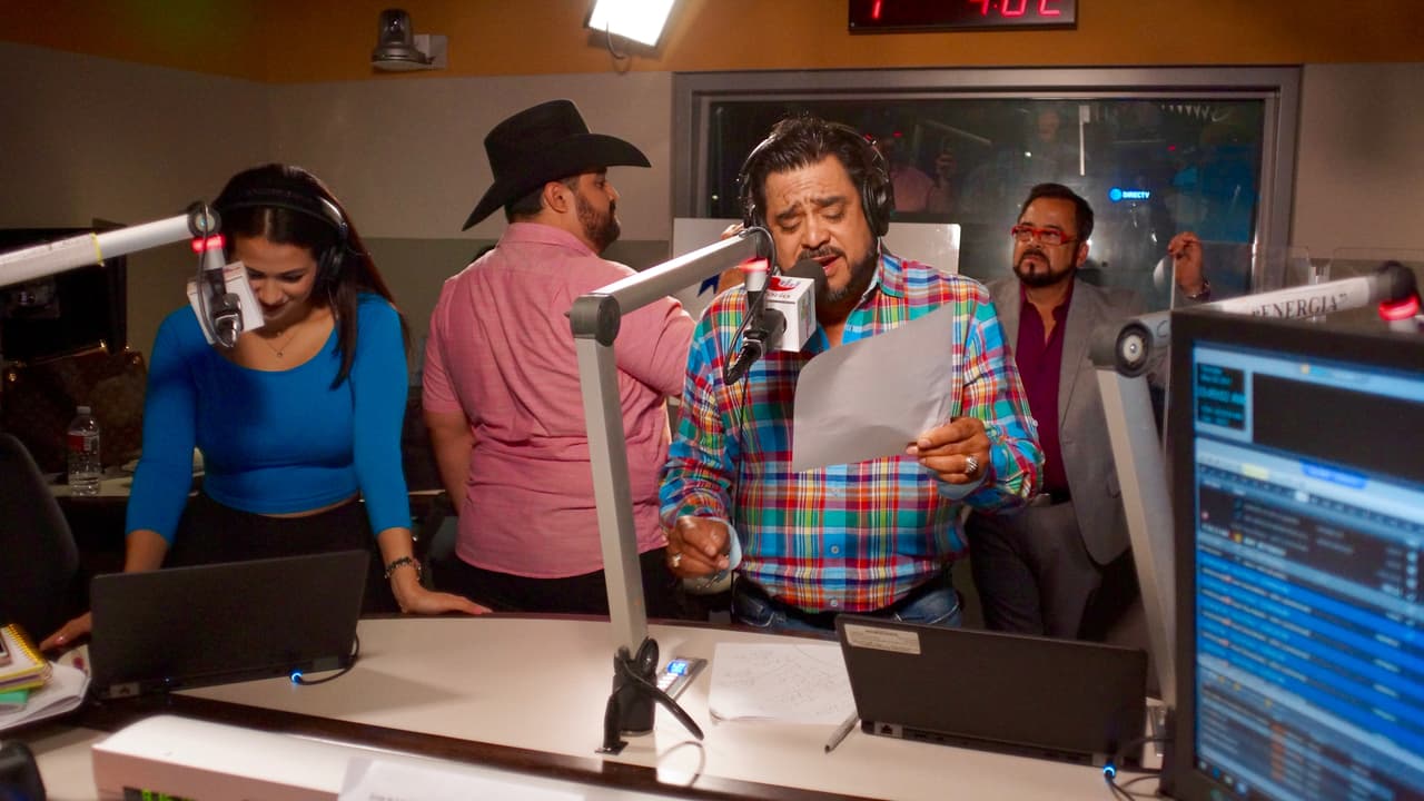 Los Rieleros del Norte aprovecharon la visita a 'El Bueno, La Mala y El Feo' para hablar de migración, inicios y nuevos proyectos.