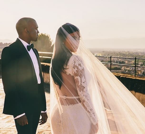 Luego de la flamante boda de Kim y Kanye, ellos iniciaron su luna de miel en Europa, una semana después del feliz enlace matrimonial.