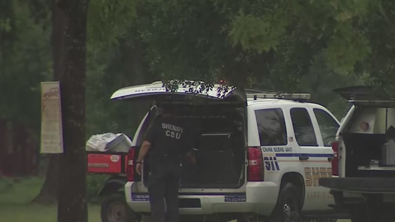 Un 
<a href="https://www.univision.com/local/houston-kxln/cuerpo-bebe-hallazgo-houston?123?123?123" target="_blank">cuerpo sin vida de un bebé recién nacido</a> fue hallado este jueves 3 de junio en el 
<a href="https://www.facebook.com/RioMagnolia/" target="_blank">parque Magnolia Gardens</a>, específicamente en la 1800 de Riverside Drive, al este de 
<a href="https://www.univision.com/temas/houston">Houston</a>.