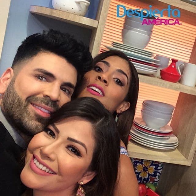 Jomari, Ana y Francisca se divierten mientras trabajan. (Marzo 28, 2016)