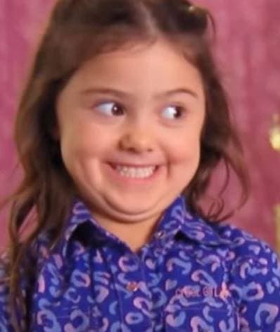 La imagen fue tomada de un episodio del reality show 'Toddlers & Tiaras', en el cual participó, el programa relataba la vida de familias que tenían hijas que concursaban en certámenes de belleza.
<br>