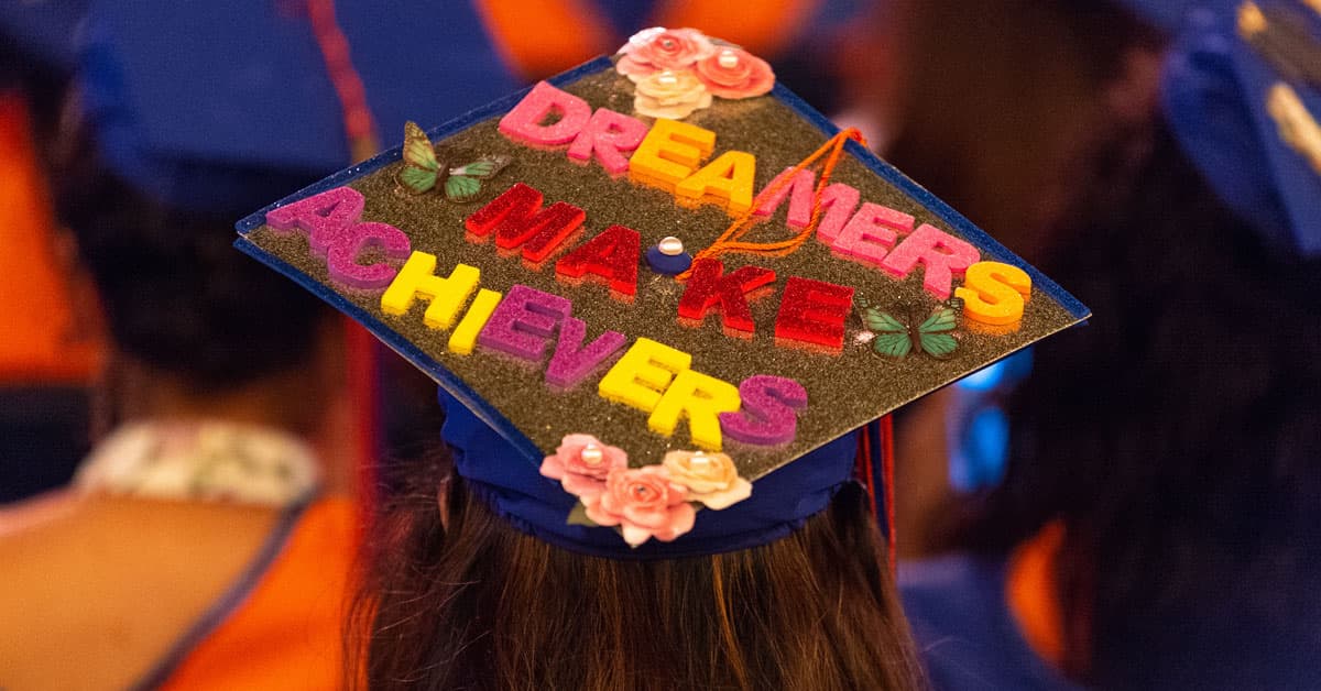 Esta nueva ley permite a estudiantes indocumentados recibir becas y ayuda financiera en el estado de Nueva York
