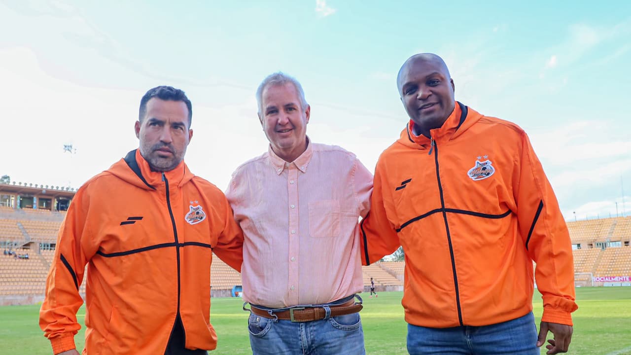 Aquivaldo Mosquera vuelve al futbol mexicano como entrenador
