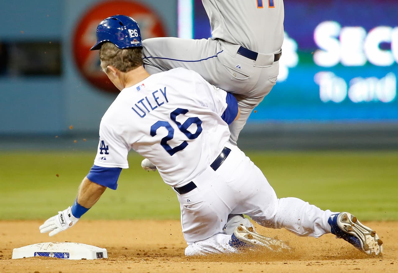 Utley suspendido 2 juegos tras fractura a Tejada