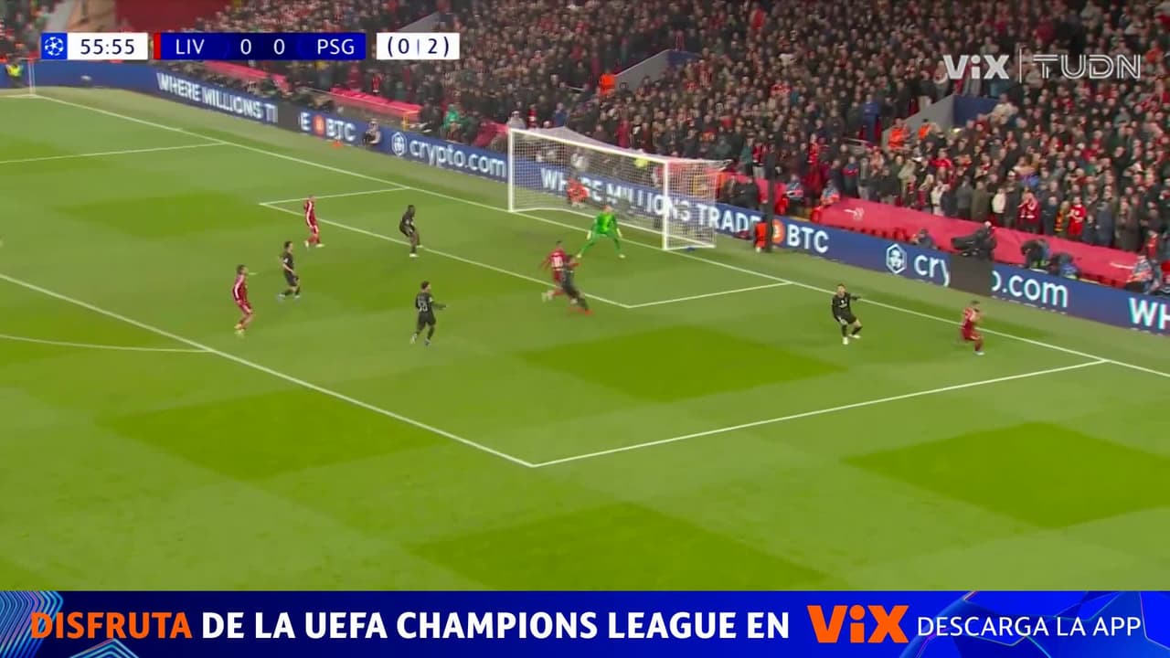 ¿Cómo fallas eso Milos Kerkez? Entrabas solo era pegarle de primera