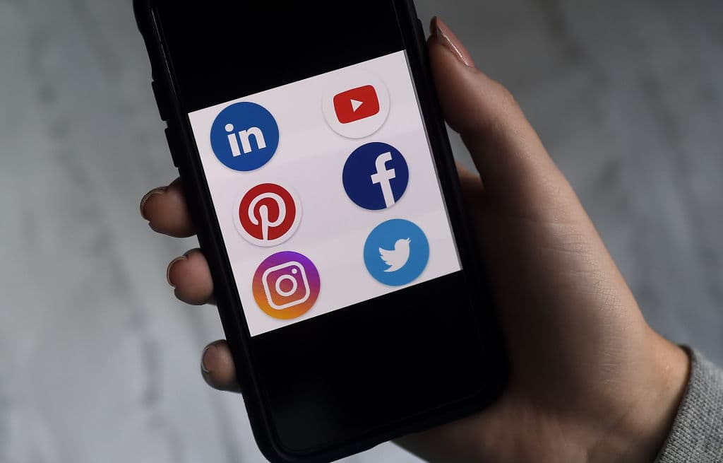 No es cierto que Trump y los conservadores sean "censurados" en las redes: sus voces dominan la conversación política