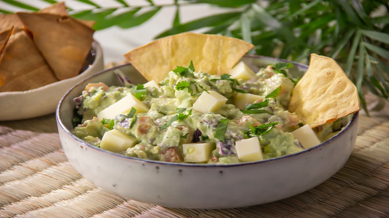 Guacamole con queso mozzarella