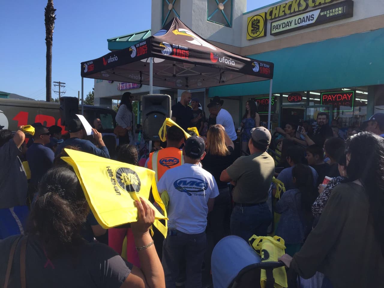Raúl 'El Pelón', Carla Medrano y El Feo se enamoraron del cariño por parte de sus seguidores en San Diego.