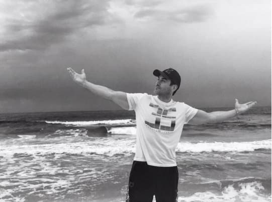 El 19 de septiembre es el cumpleaños de uno de los galanes de 
<b><i><a href="http://www.univision.com/novelas/tres-veces-ana" target="_blank">Tres veces Ana</a></i></b>, nos referimos al guapísimo 
<b><a href="http://www.univision.com/temas/david-zepeda" target="_blank">David Zepeda</a></b>.