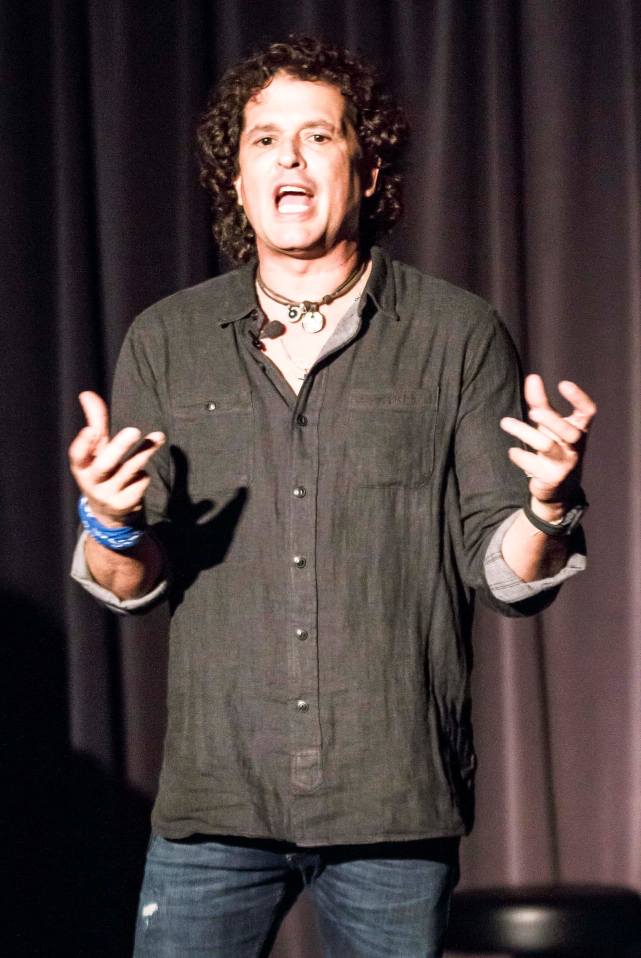 Carlos Vives se encuentra nominado al Latin GRAMMY por su participación en el álbum 'El Dorado', de su compatriota Shakira.