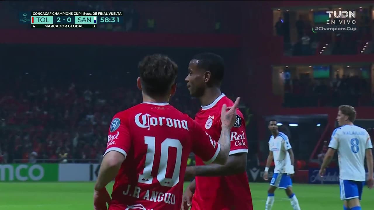 ¡Doblete del Canelo Angulo! Le queda la pelota frente a la portería y firma el 3-0