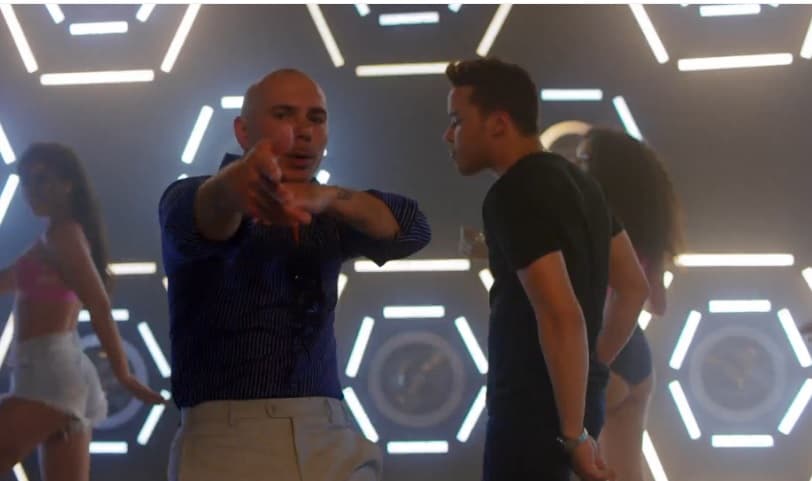 Prince Royce, JLo y Pitbull estrenaron su nuevo video musical.