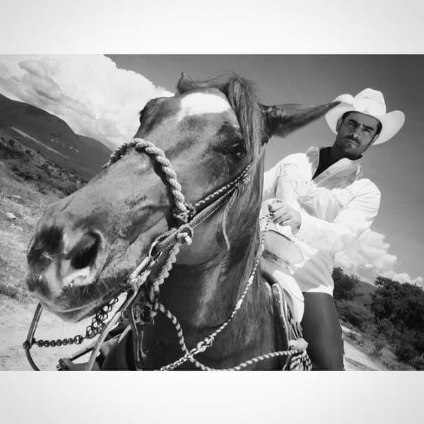 Y rival de amores de Sebastián Zurita.