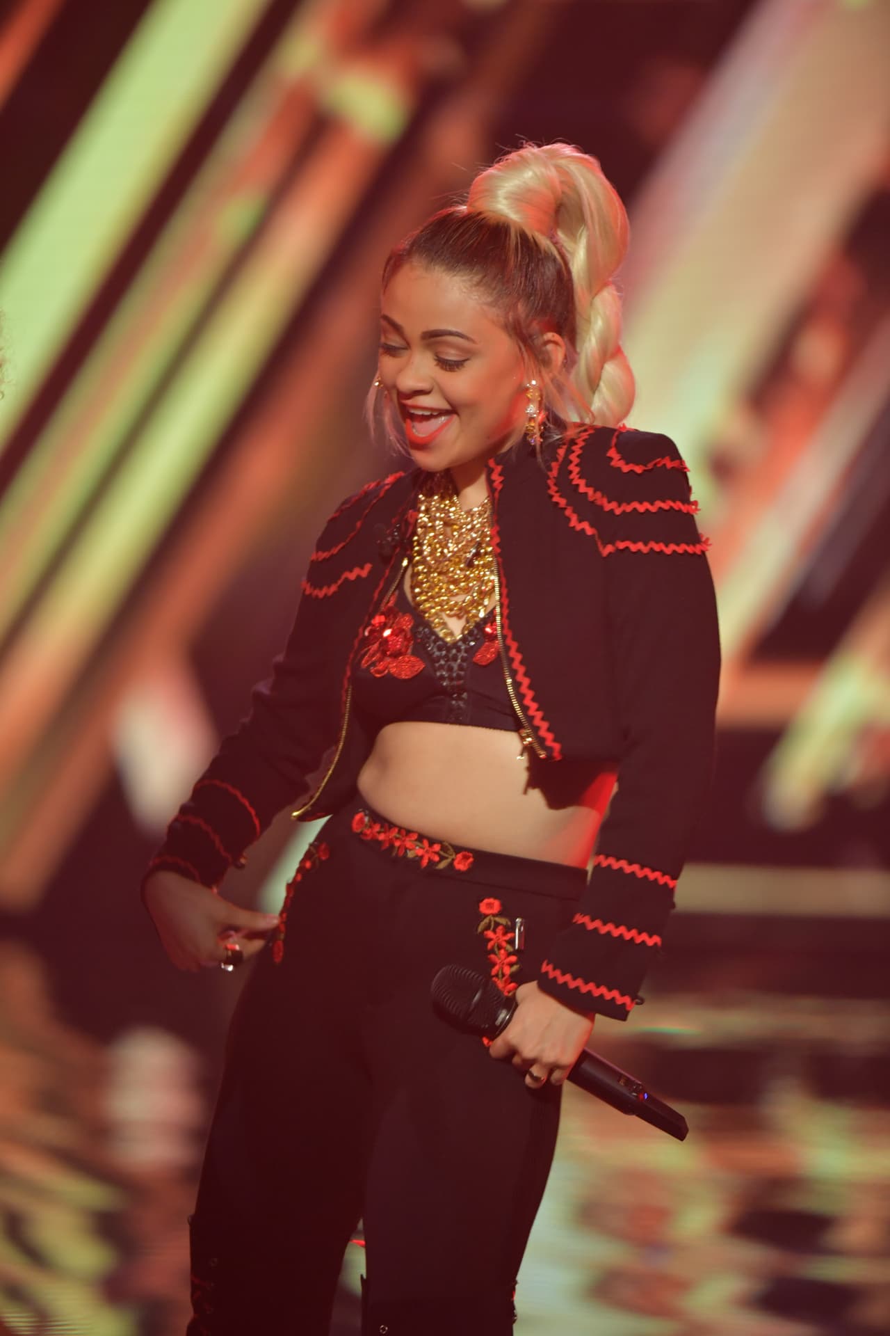 En su primer show en vivo, Danelly disfrutó al máximo su presentación.