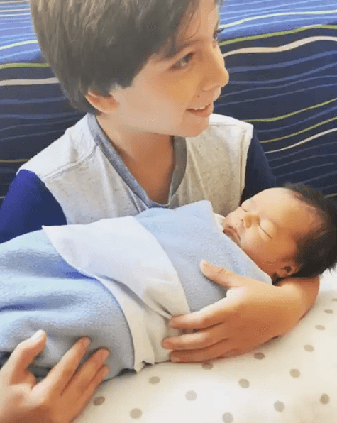 “Con mi hermano 
<b>soy casi, casi su mamá</b>”, confesó Paola.