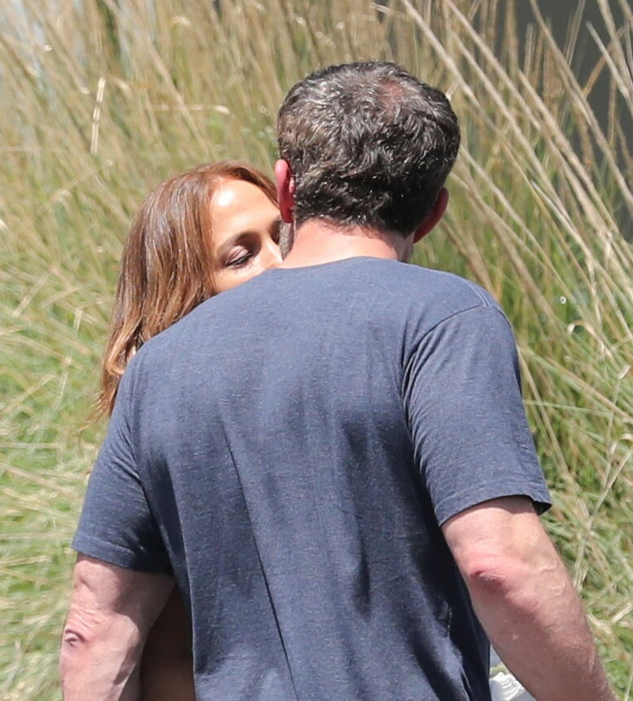 La feliz pareja, que se comprometió en abril de este año, no se ha pronunciado sobre sus planes de boda. Sin embargo, la revista Cuore reportó el 11 de junio que ellos presuntamente 
<a href="https://www.univision.com/famosos/se-caso-jennifer-lopez-ben-affleck-boda">ya se casaron en secreto</a>. 
<br>