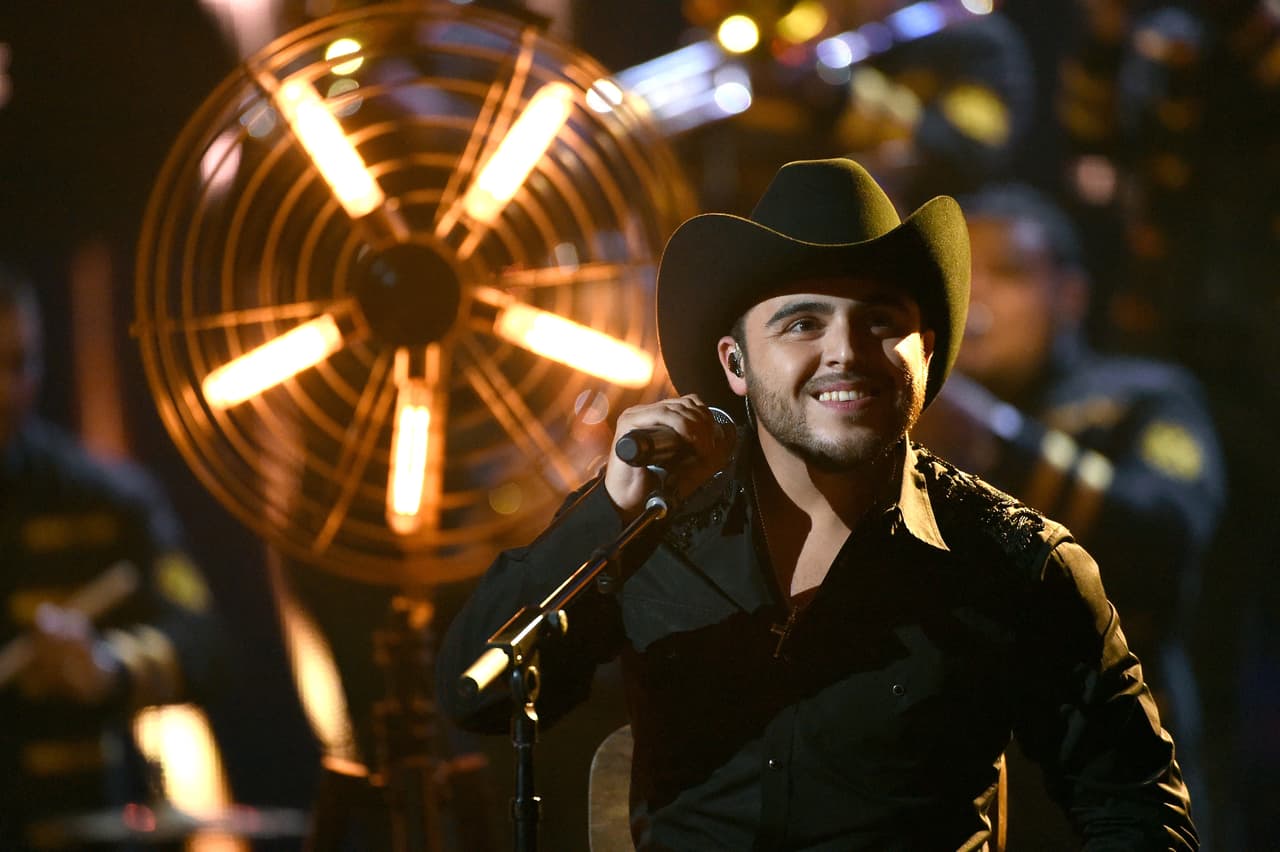 Gerardo Ortiz logra cuatro nominaciones entre ellas Álbum del Año en la categoría general por su disco 'Hoy Más Fuerte'.