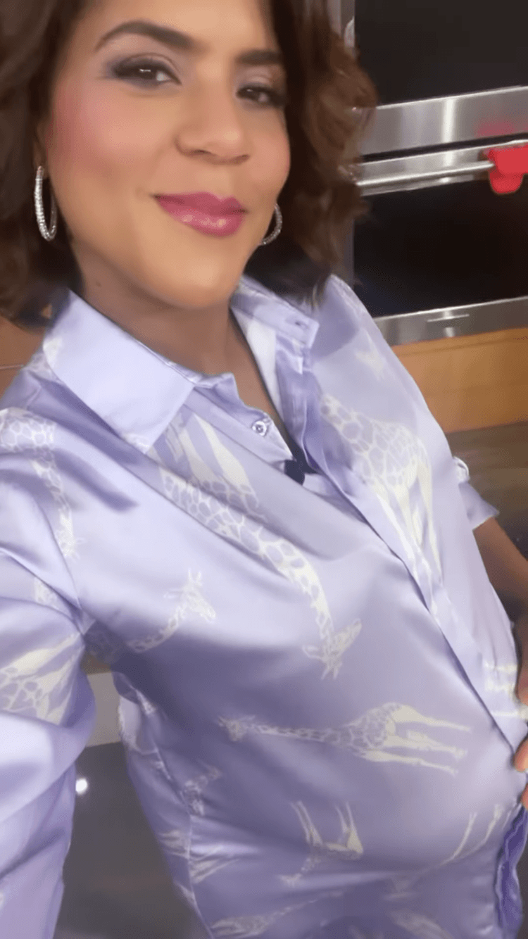 Por lo que la presentadora de noticias, Satcha Pretto, utilizó sus redes sociales para enviarle un mensaje a Fran, en donde también recordó que a ella le dieron la misma fecha cuando esperaba a Bruce.