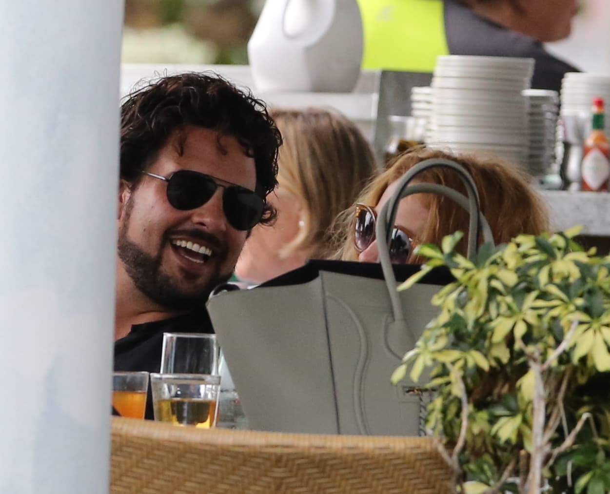 Tal vez Paulina Rubio se vestirá de blanco nuevamente.