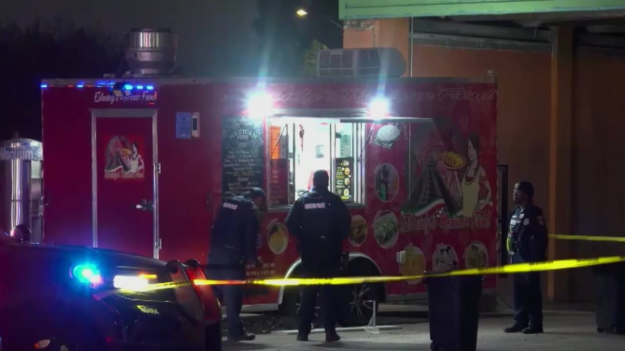 Presentan cargos contra sospechosos de asesinar a taquero en Houston