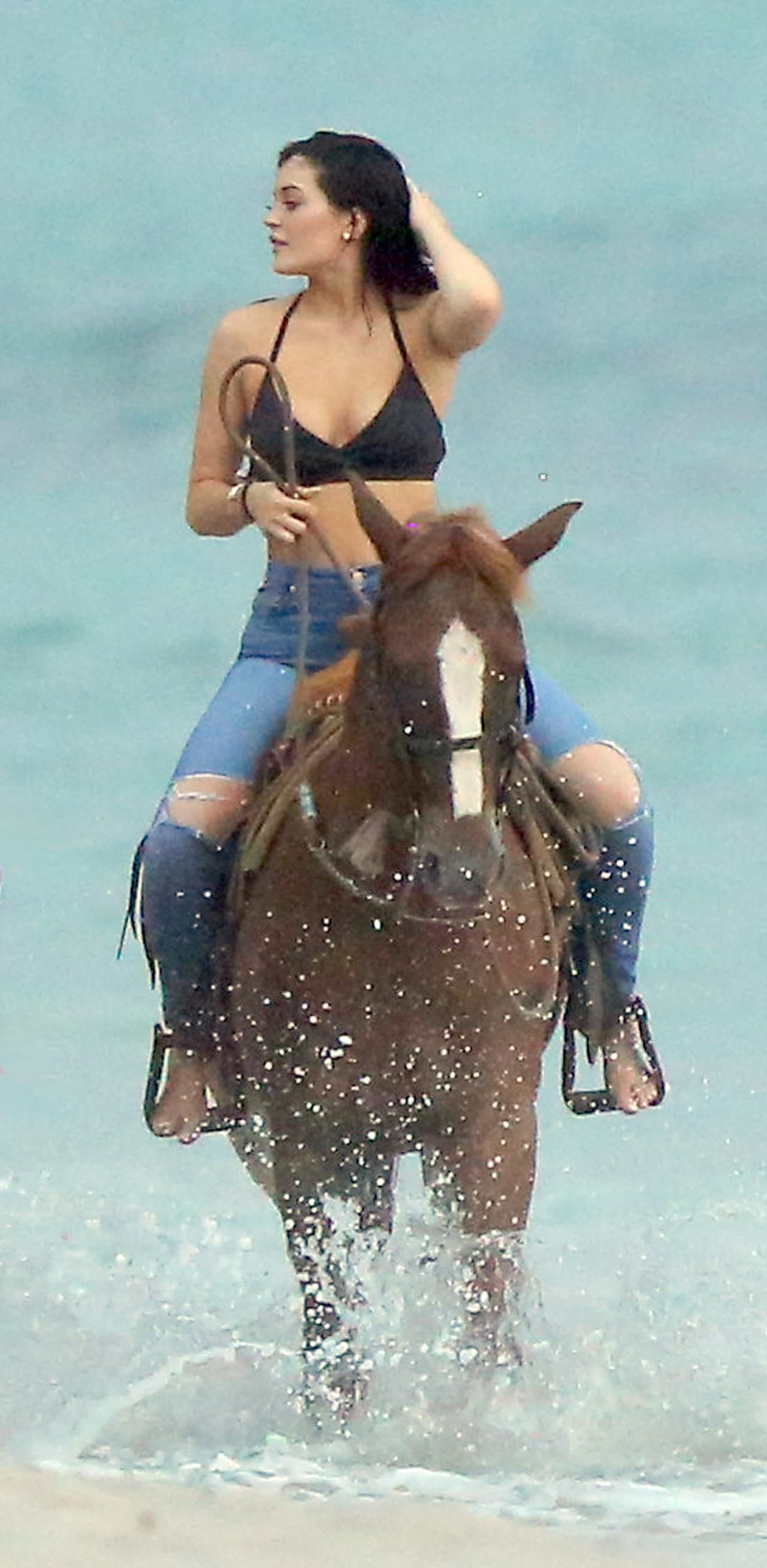 Kylie ya se reunió con sus hermanas tras visitar Canadá hace unos días.