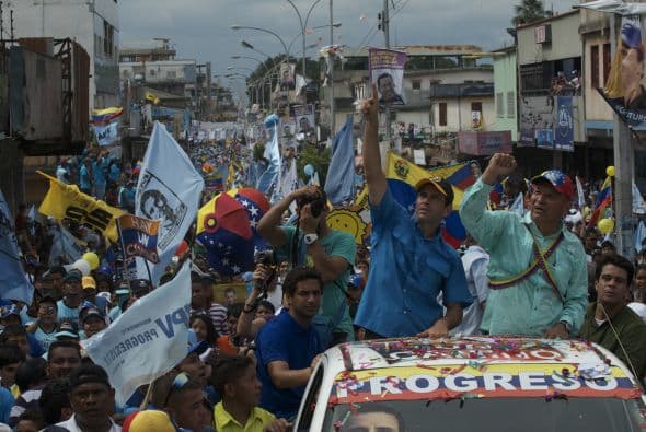 Afirmó que ya sabe quién será su vicepresidente, aunque aún no ha decidido si lo anunciará antes del 7 de octubre. Lo que sí aseguró es que su ministro de Defensa será un general actualmente activo.