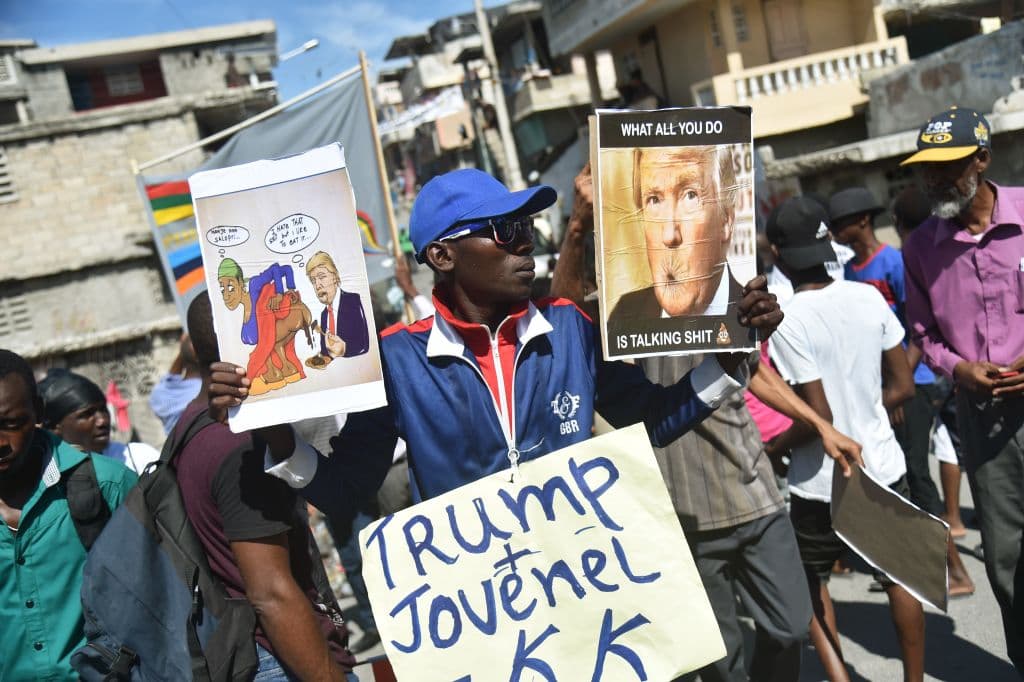 Los manifestantes acusaron a Trump de racista y también arremetieron contra el presidente del país Jovenel Moïse porque consideran "no tienen capacidad" para defender al país contra ataques racistas de otros países.