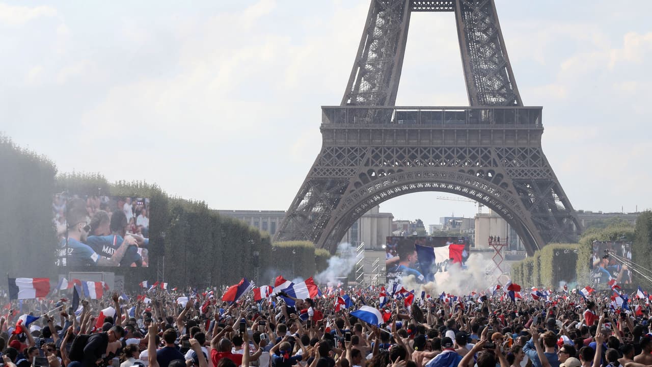 Así enloqueció París tras coronarse Francia como nueva campeona del Mundo