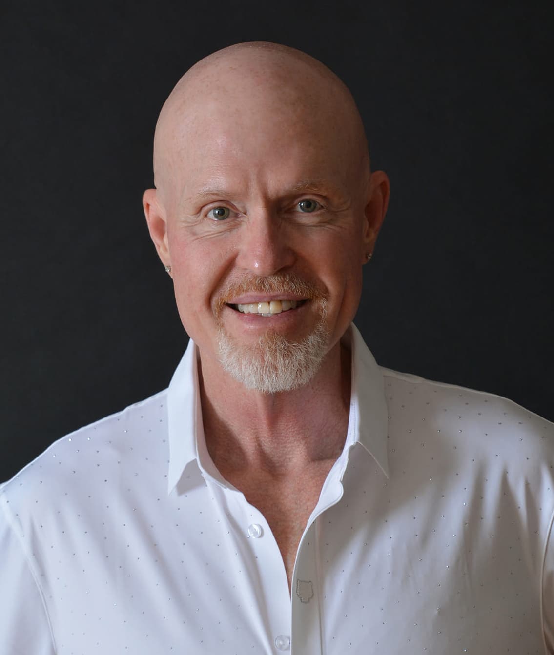 La investigación de las autoridaes reveló que previo a su asesinato, Smith había sufrido de violencia doméstica por parte de su esposo, según la Oficina del Sheriff.