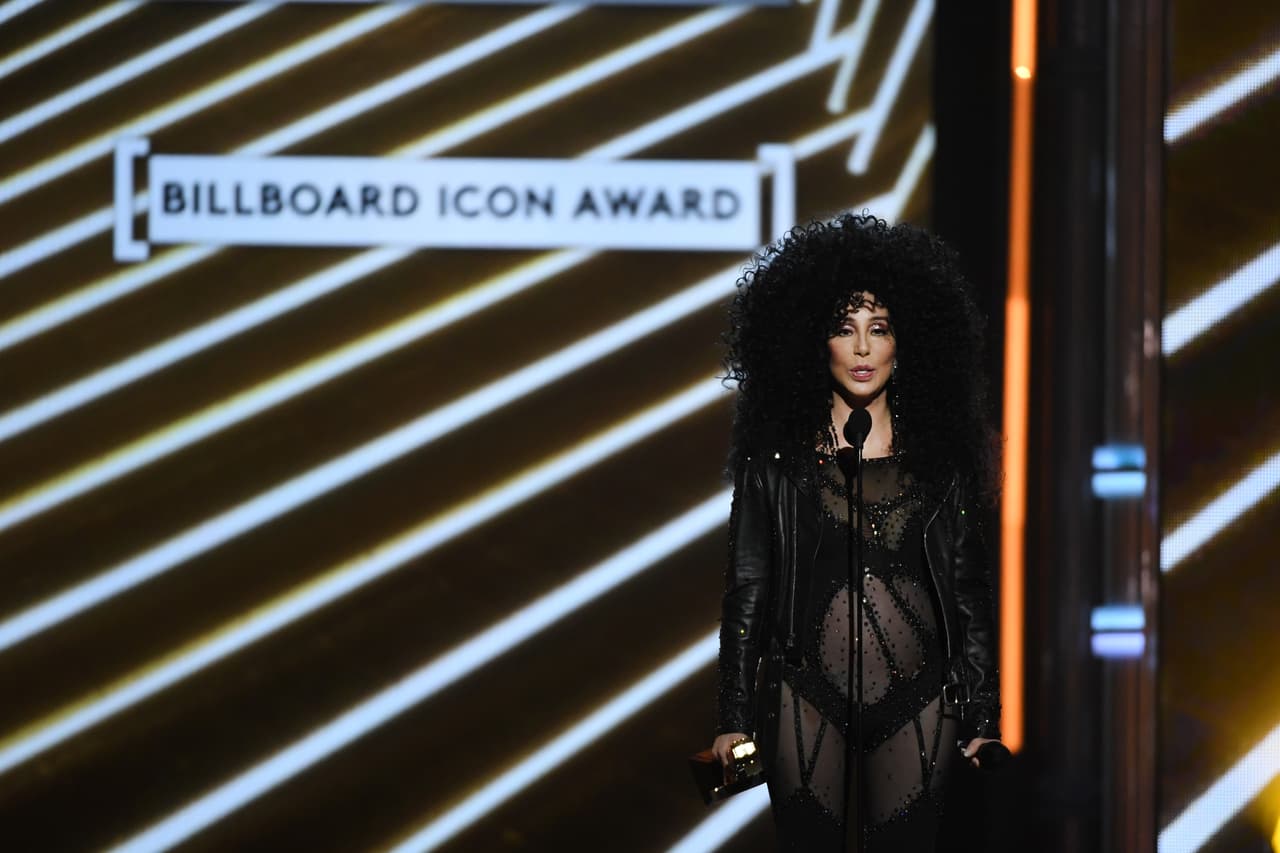 "He querido hacer lo que hago desde los cuatro años y terminé haciendolo durante 53" dijo la cantante al recibir el premio ICON.