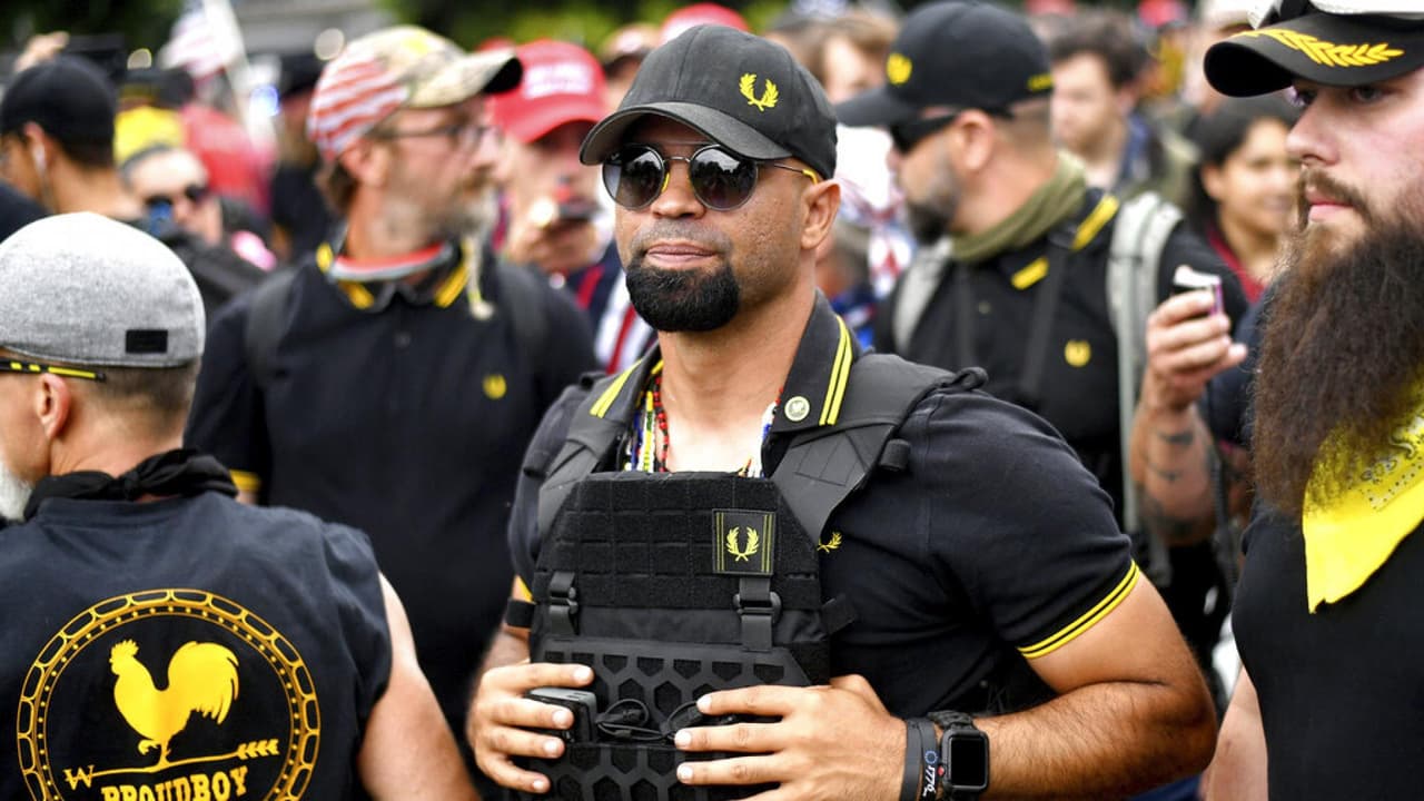 Exlíder de Proud Boys Enrique Tarrio es acusado de coordinar ataque al Congreso para evitar que se certificara triunfo de Biden