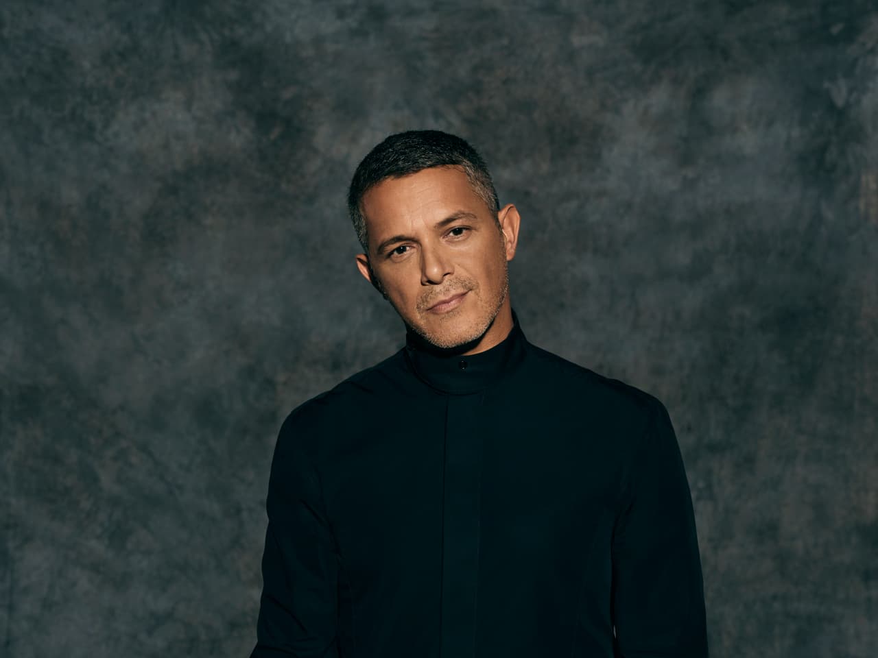<b>Alejandro Sanz</b> es uno de los artistas confirmados para actuar en la gala de entrega de Latin GRAMMY 2019, que transmitirá en vivo, a partir de las 8PM (7C) por Univision. Sanz cuenta con 8 nominaciones este año y ha ganado en su carrera 18 Latin GRAMMY y 3 premios GRAMMY.