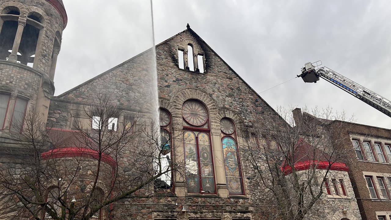 Se reaviva incendio en Iglesia Bautista de Englewood