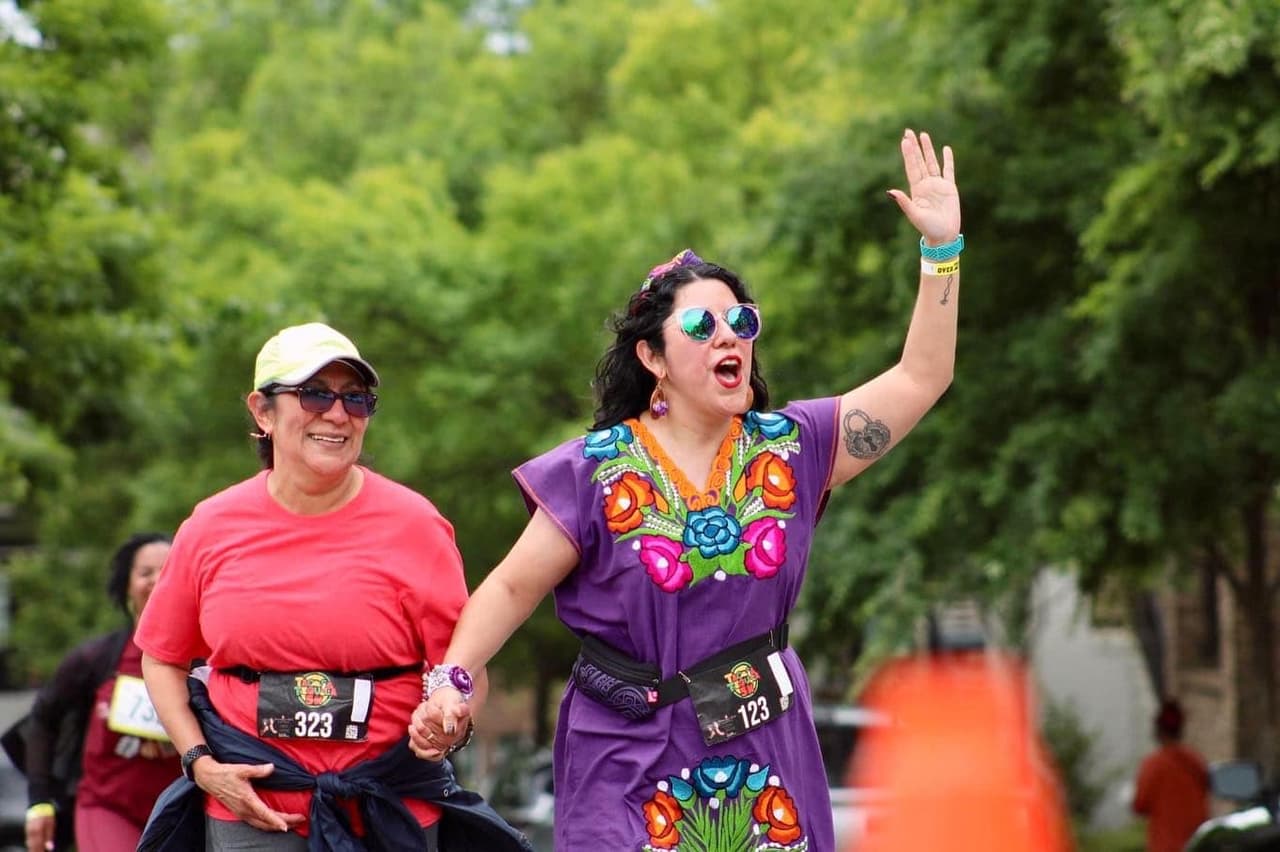 <b>Evento</b>: Tacos & Tequila 5K
<br>
<b>Fecha</b>: 6 de mayo
<br>
<b>Lugar: </b>Suwanee Town Center Park, 330 Town Center Avenue, Suwanee, GA. 30024
<br>
<b>Sitio web</b>: 
<a href="https://runsignup.com/Race/GA/Suwanee/TacosandTequila5k">https://runsignup.com/Race/GA/Suwanee/TacosandTequila5k</a> 
<br>
<br>¿Buscas quemar todos esos tacos y cervezas del Cinco de Mayo? Habrá una carrera 5k en Suwanee el sábado 7 de mayo y, bueno, habrá más tacos y margaritas para ti en la meta.