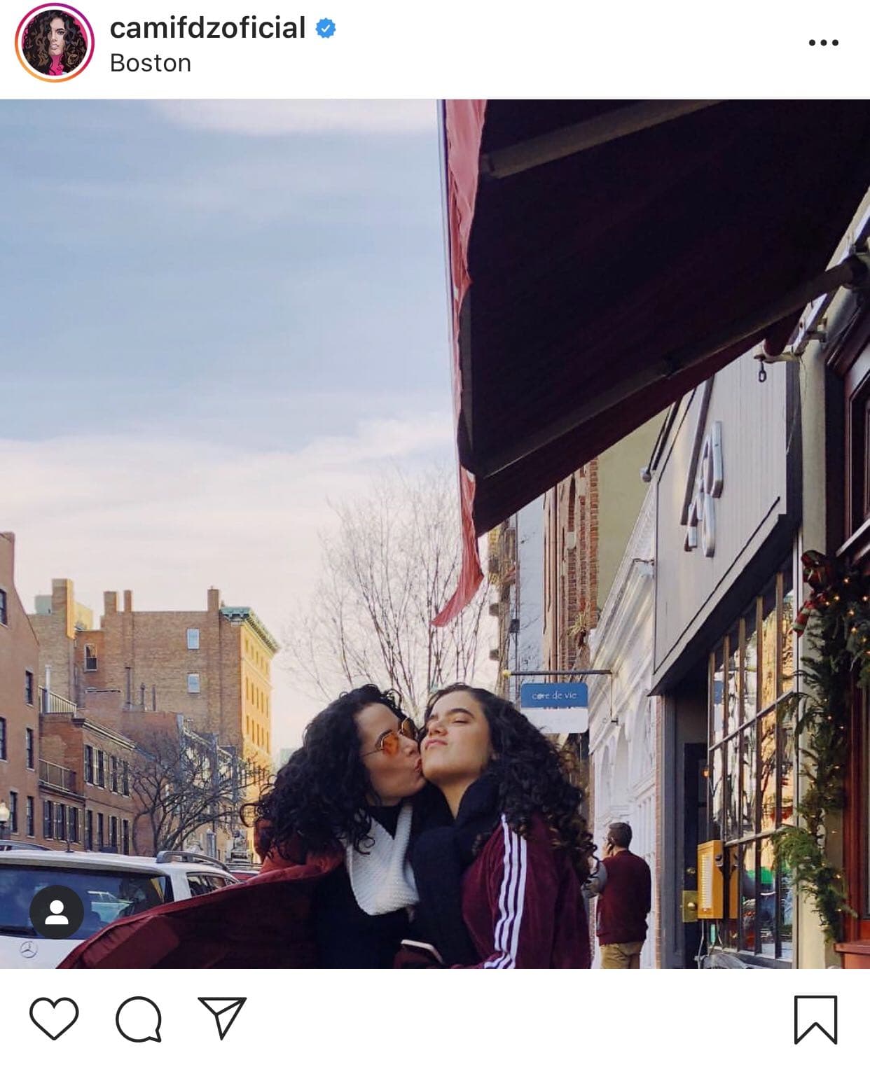 "Mi pareja actual sabe que 
<b>mis hijos son mi prioridad</b>, y que eso obviamente, a lo mejor, en algún día va a cambiar, cuando ellos tomen su camino y hagan sus vidas", agregó.
<br>