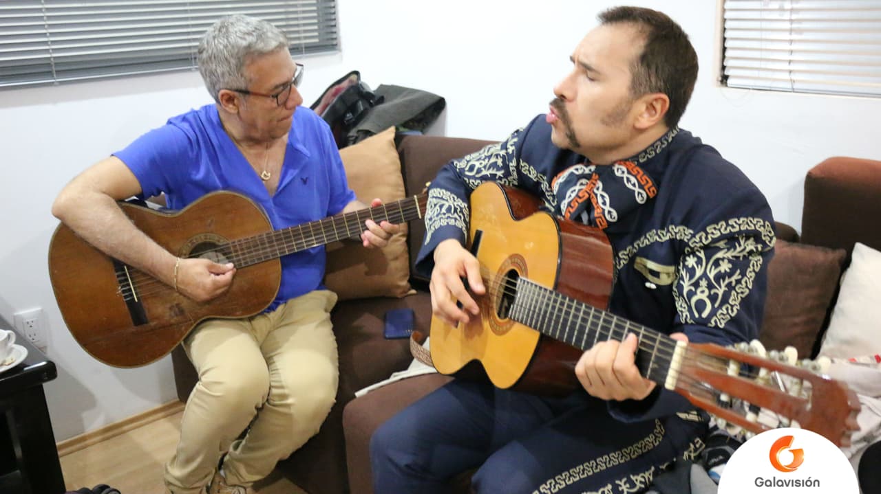 Luis Manuel Ávila mostró sus dotes como cantante.