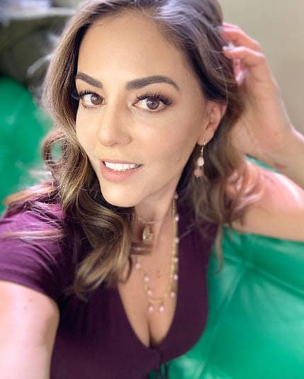 "Me arrepiento de haberme alejado tanto, me hubiera gustado seguir trabajando por lo menos haciendo teatro para no estar tan desconectada del medio y que no se me hiciera tan difícil volver", confesó en entrevista para la revista TVyNovelas en su edición del 15 de marzo de 2019.