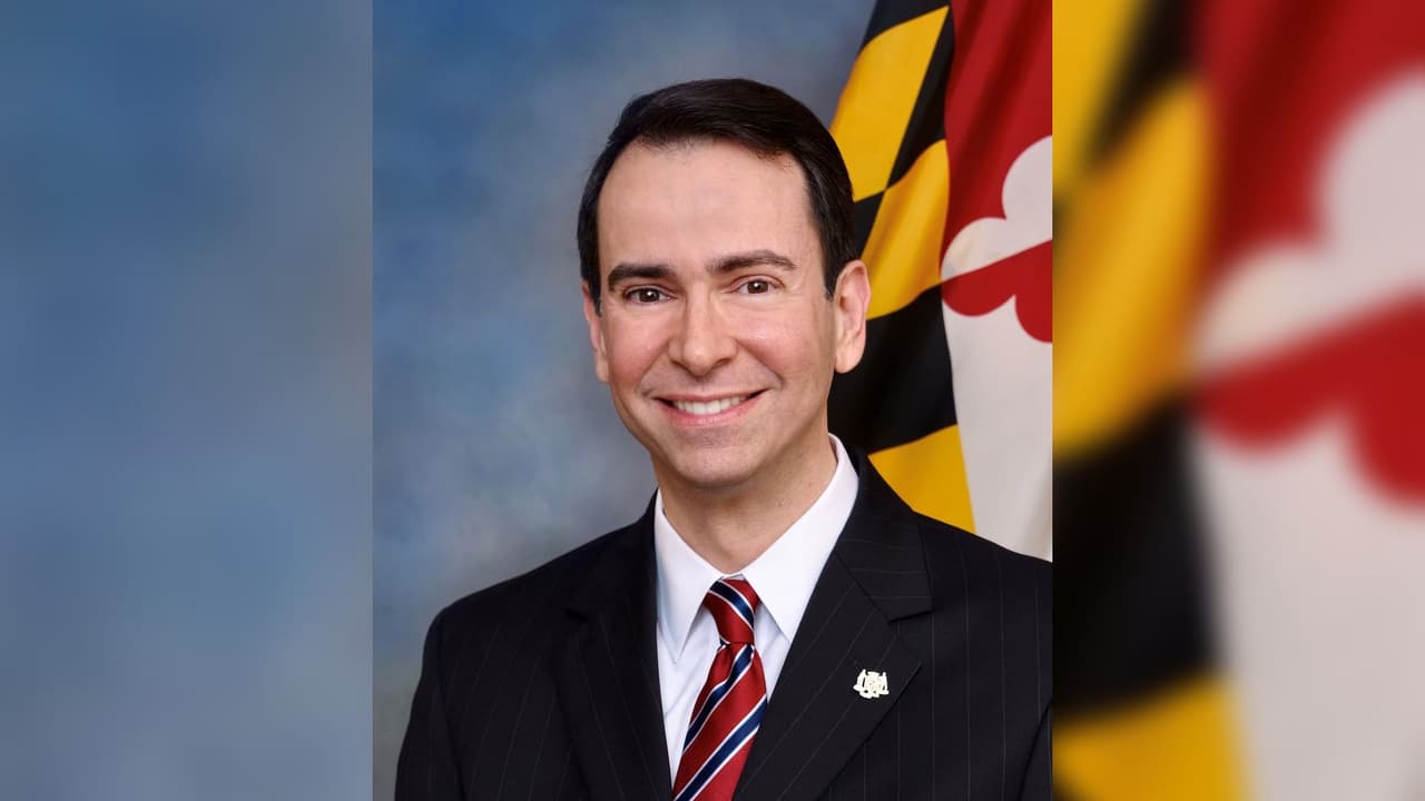 Jefe de personal del exgobernador Larry Hogan recibe orden de arresto por ausencia en la corte