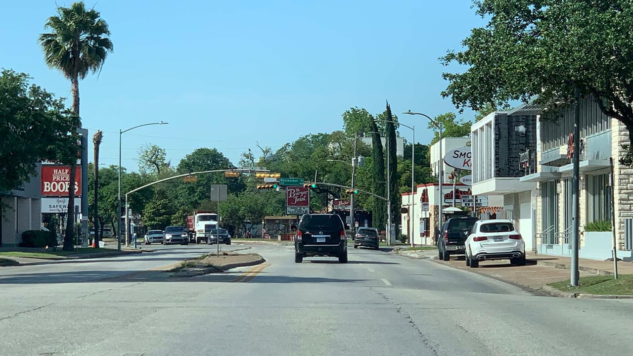 Situación distinta es la que viven los conductores en el área de Sherman y Denison, Texas quienes pagan menos a $ 1.19 por galón.