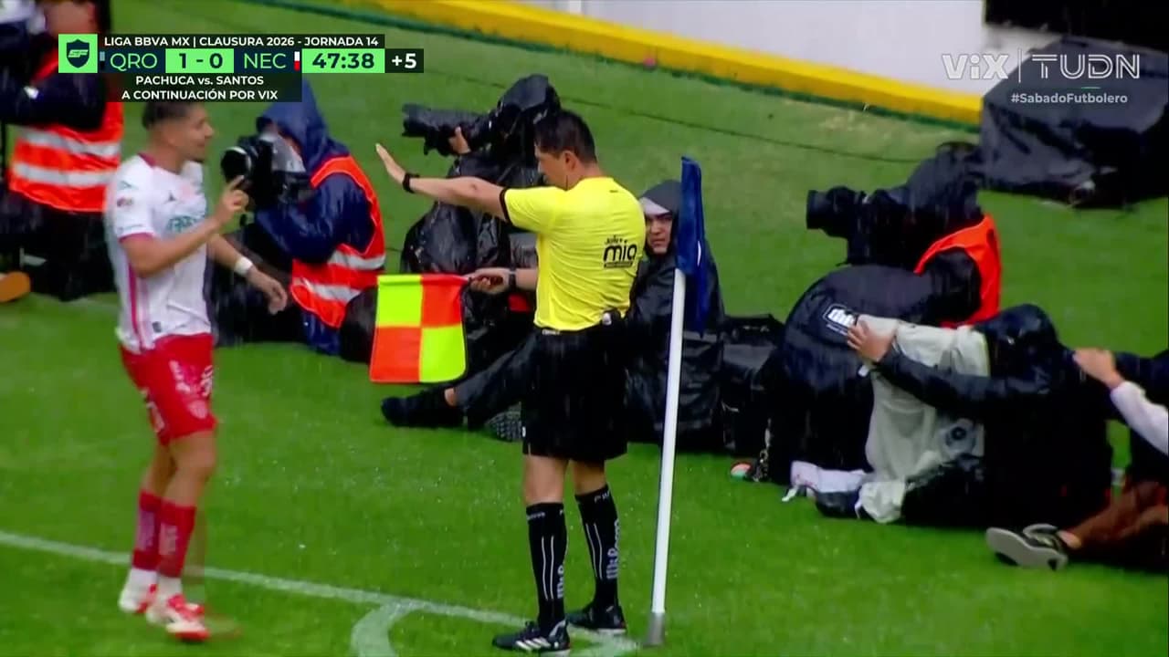 ¡Le anulan el empate a Necaxa! El esférico abandona la cancha y se frustra el grito de gol