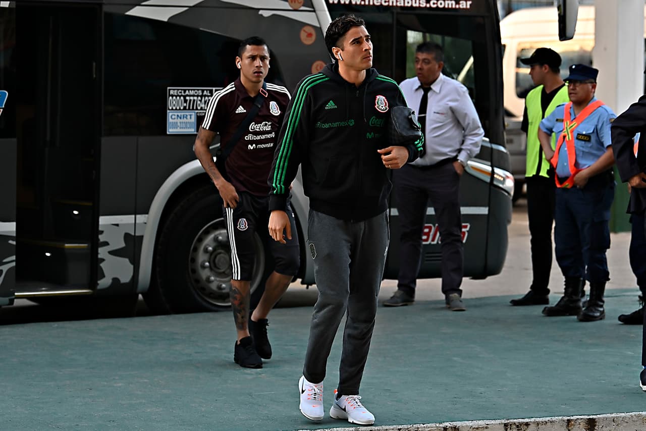 Guillermo Ochoa tenía el gran reto de defender a México en su visita a los argentinos, pero estaba apoyado en su veteranía.