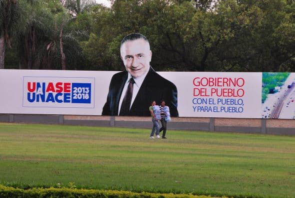 Dentro de dos meses y medio iba a volver a intentar su sueño de alcanzar la Presidencia, al frente de la Unión Nacional de Ciudadanos Éticos (UNACE), una escisión del Partido Colorado con la que obtuvo el 21,89 por ciento de los votos en las presidenciales de abril de 2008, que ganó Fernando Lugo.