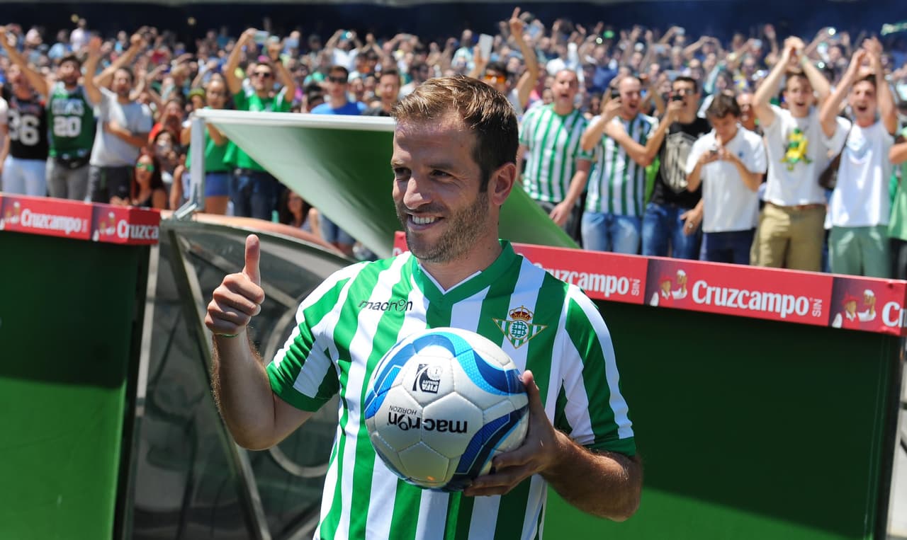 Rafael van der Vaart fue presentado con Betis: ''Todavía tengo fútbol por demostrar''