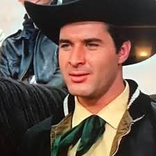 En el 1974, después de terminar su relación con Otilia Larrañaga, comenzó a salir con la también actriz Phaedra Jones.