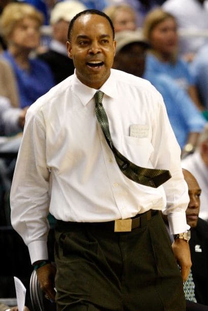 8. NUEVA YORK - Salario medio anual en el estado: $51,700 - Salario anual del gobernador: $179 mil. Empleado del estado con el mejor pago: Kevin Broadus, primer entrenador del equipo de básquetbol SUNY- Binghamton, ganó $1,026,793 el último año, de acuerdo con Business Insider.