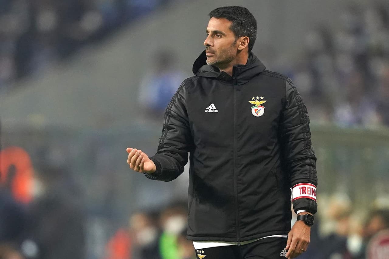 Fabio Ferreira Vieira (34'), Eduardo Aquino (37') y Mehdi Taremi (68') le dieron el triundo al Porto frente al Benfica con marcador 3-1 en el clásico portugués, durante la Jornada 16 en la Primeira Liga. El mexicano Jesús 'Tecatito' Corona jugó 35 minutos.