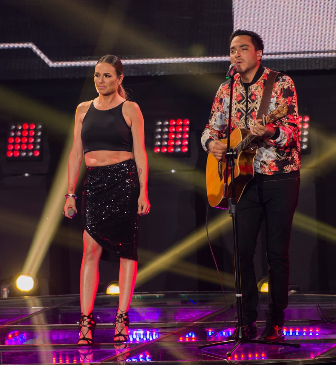 Gran lluvia de estrellas se dio cita, Carlos Rivera, Julión Álvarez, Ricardo Montaner, Moderatto, Kumbia All Starz y La Sonora Dinamita formaron parte de los musicales. La gran sorpresa de la noche fue el reencuentro de Pee Wee con los Kumbia All Starz, quien por desgracia fue el primer capitán eliminado junto con la Familia Gómez.