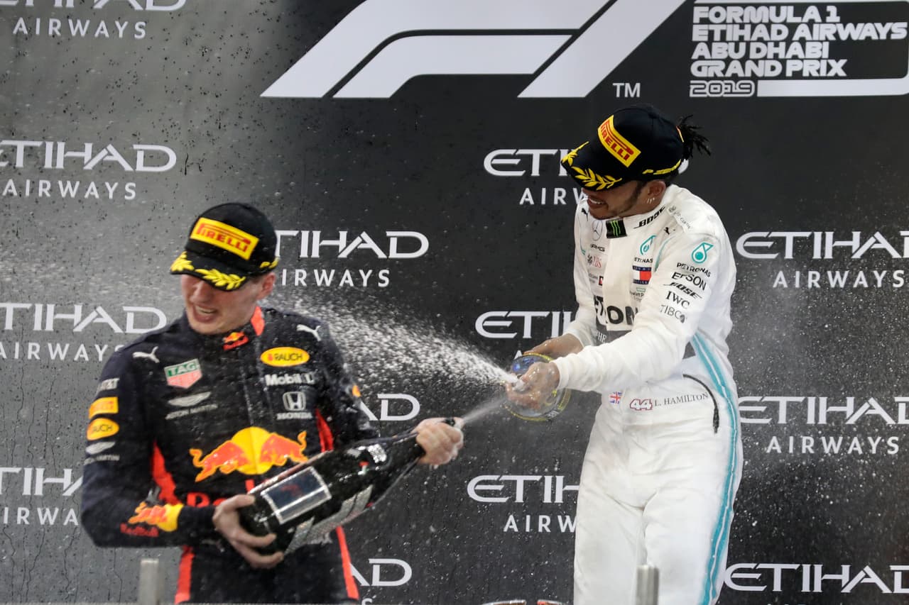 Lewis Hamilton es el primer piloto de la historia de la Formula 1 en liderar 19 Grandes Premios en una temporada. Nico Hulkenberg se retira de la Fórmula 1 y Hamilton comparte podio con Verstappen y Charles Leclerc.