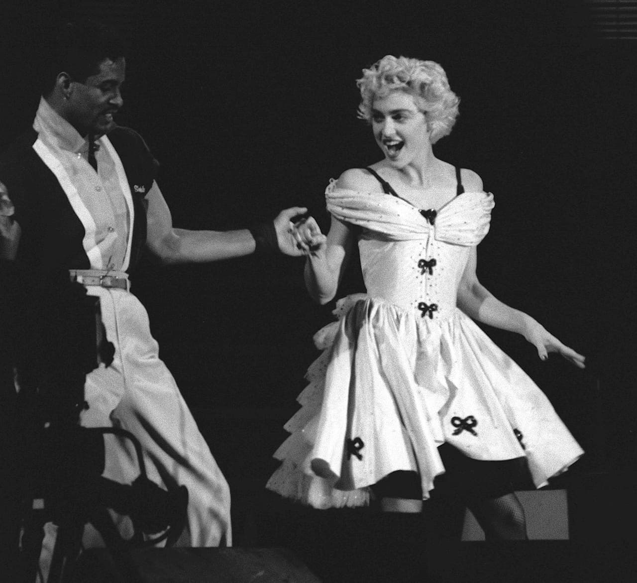 A finales de la década de los 80 Madonna fue nombrada como artista de la década. Para ese momento su paso por la industria cinematográfica ya era otro de los proyectos en los que se ocupaba la diva.